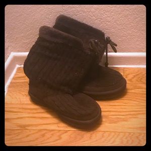 Skechers Sweater Boots